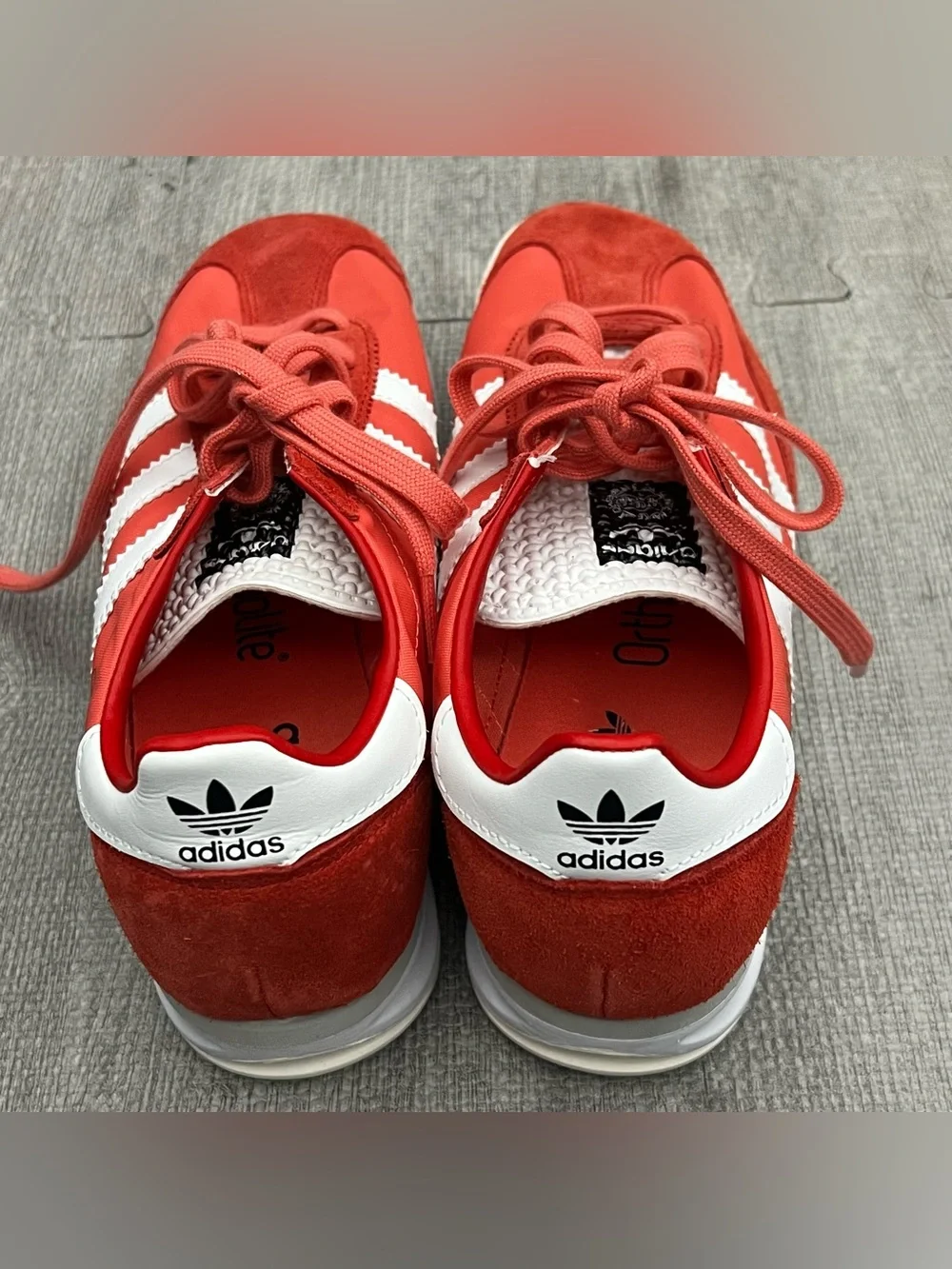 adidas Men’s Scarlet Red/White Lace-Up Low Top Athletic Sneakers Solid IH8081